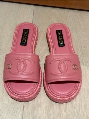 CHANEL Pink Leather Slide Sandals with Gold CC Accent